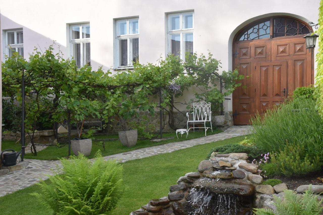 Lovecky Apartman Na Namesti Ve Frenstate Pod Radhostem Frenštát pod Radhoštěm Exterior foto