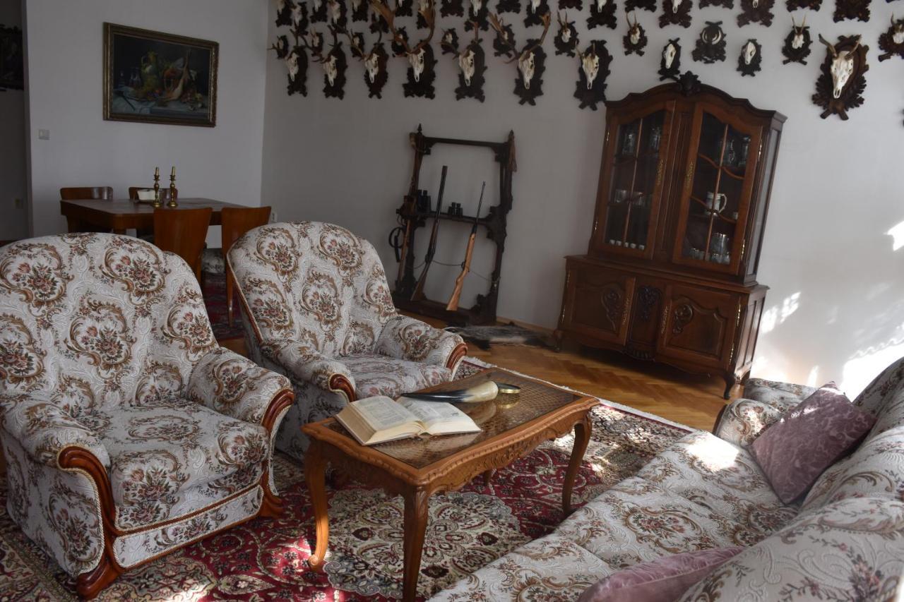 Lovecky Apartman Na Namesti Ve Frenstate Pod Radhostem Frenštát pod Radhoštěm Exterior foto